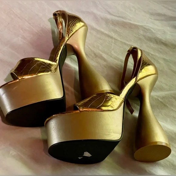 GOLD PLATFORM MULE US 9 woman’s ⛄️ - Picture 12 of 12